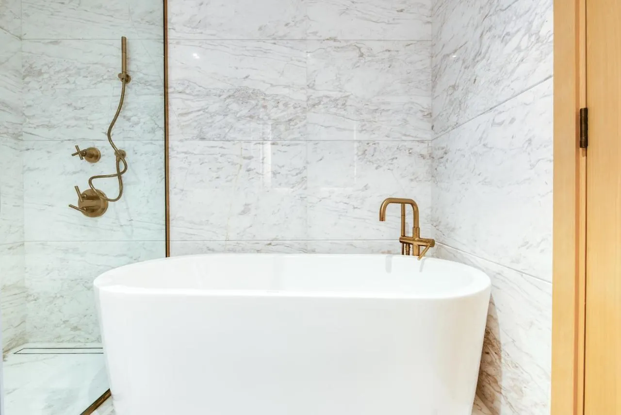 Rh- Upscale Living In The Heart Of The City, 02Br, Near Dubai Mall 0*,  United Arab Emirates