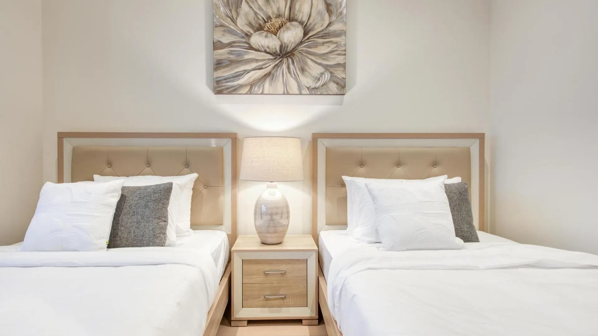 Apartment Rh- Upscale Living In The Heart Of The City, 02Br, Near Dubai Mall